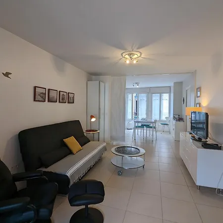 Centre, T2 De 47m², 200m Plage, Loggia, Parking, Ideal Couple - Fr-1-420-109 דירה *