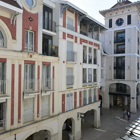 Centre, T2 De 47m², 200m Plage, Loggia, Parking, Ideal Couple - Fr-1-420-109