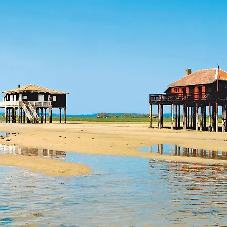 Centre, T2 De 47m², 200m Plage, Loggia, Parking, Ideal Couple - Fr-1-420-109 דירה