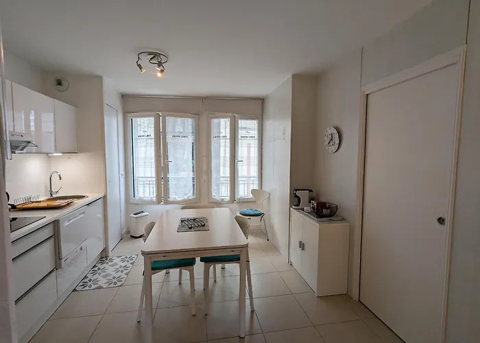 Centre, T2 De 47m², 200m Plage, Loggia, Parking, Ideal Couple - Fr-1-420-109 * Arcachon