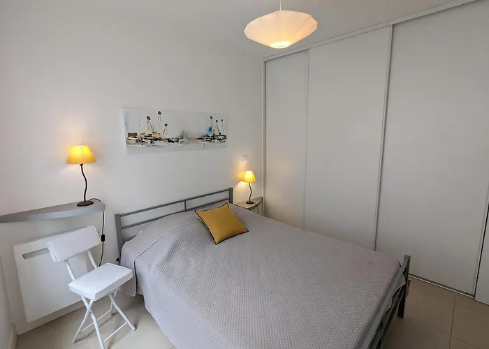 Centre, T2 De 47m², 200m Plage, Loggia, Parking, Ideal Couple - Fr-1-420-109 *