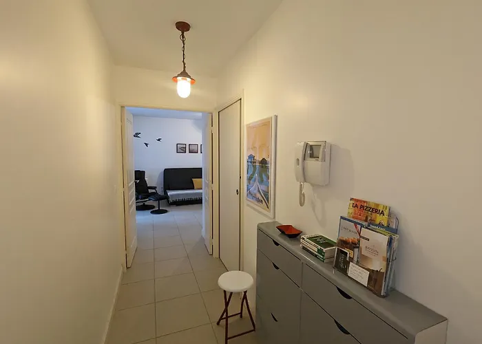 Centre, T2 De 47m², 200m Plage, Loggia, Parking, Ideal Couple - Fr-1-420-109