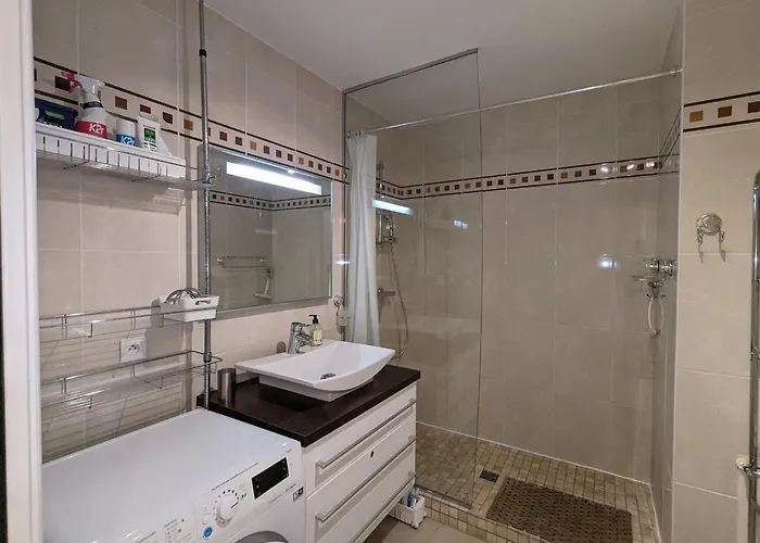 Centre, T2 De 47m², 200m Plage, Loggia, Parking, Ideal Couple - Fr-1-420-109 *