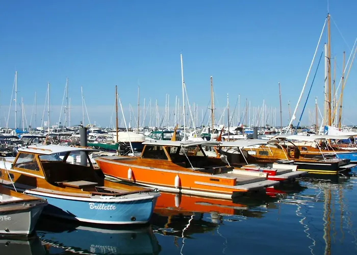 Apartment Centre, T2 De 47m², 200m Plage, Loggia, Parking, Ideal Couple - Fr-1-420-109 *